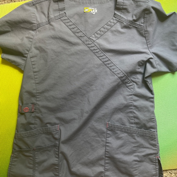 Wonderflex Scrub Set - Picture 2 of 4